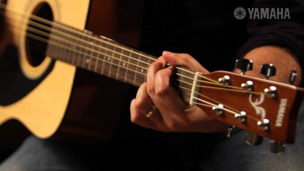 Электроакустическая гитара Yamaha FX310А II