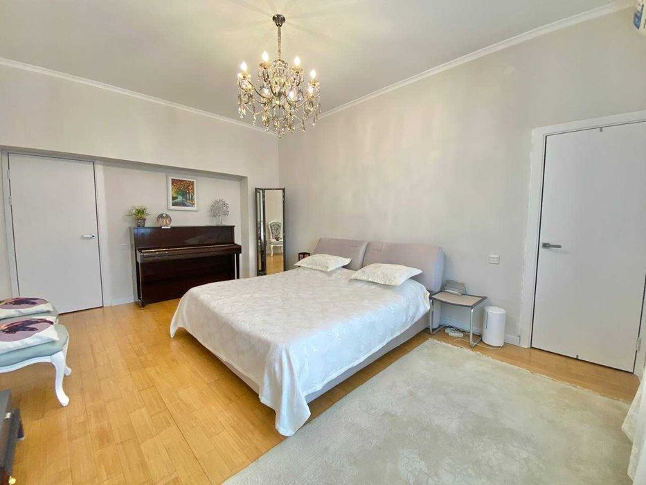 4-комнатная квартира · 130 м²