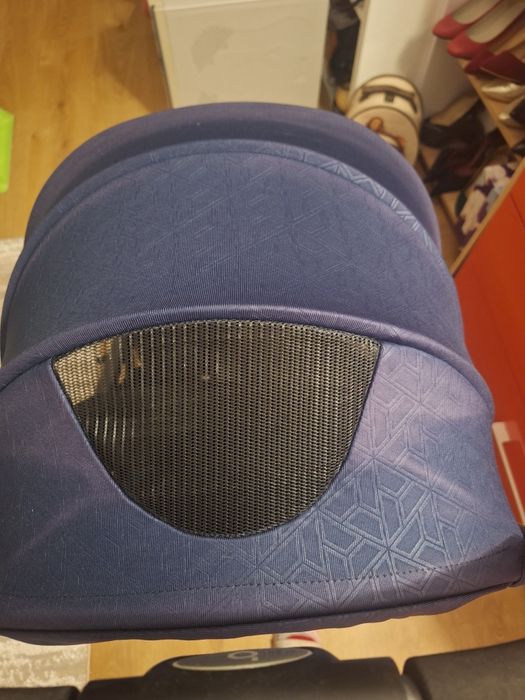 Vând cărucior tip troller transport avion, preț fix