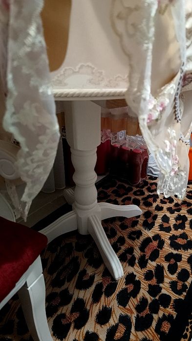 Vând set  masa cu scaune deosebit lemn masiv