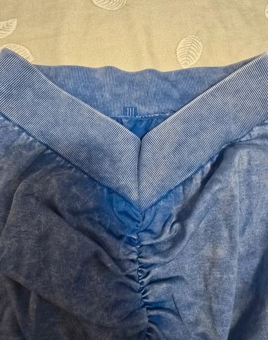 Colanți de sală damă fitness albastru deschis cu scrunch pentru fesieri