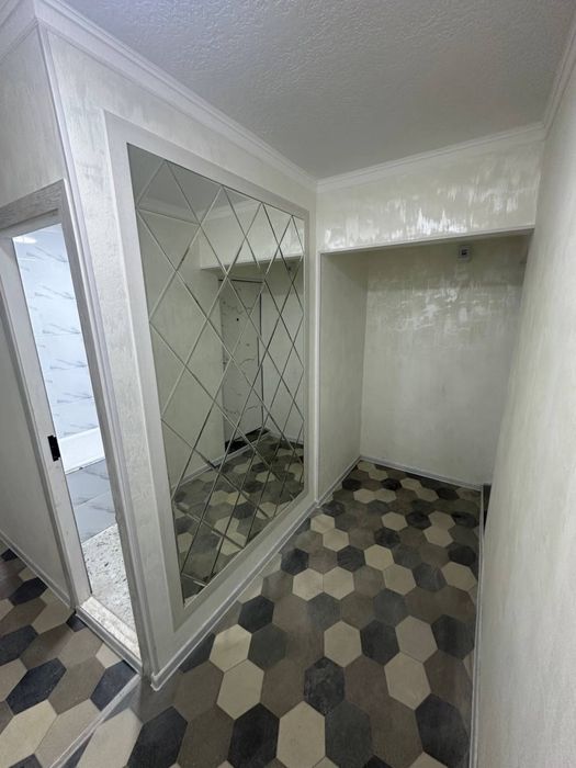 Срочно продаеться 2-ком квартира городе Чирчике районе 4-микрорайоне