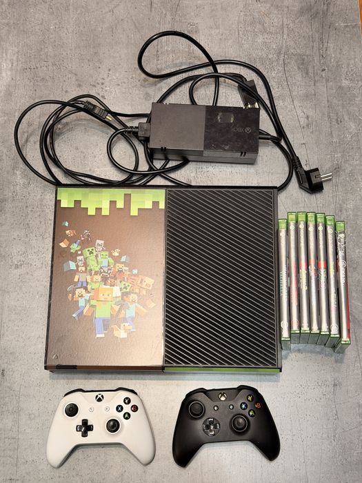 Xbox One 500GB Minecraft + doua joystick + 7 jocuri