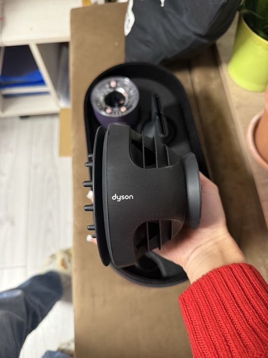 Uscător de păr Dyson Supersonic Nural – nou