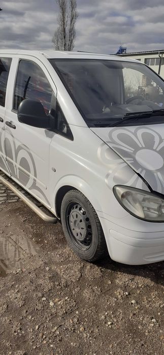 Vând Mercedes Vito