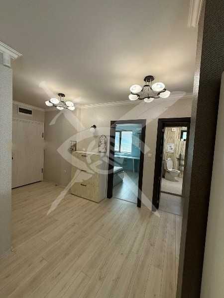 Продава се Четиристаен апартамент в Бургас, Център - 142 кв.м за 1868 €/кв.м - Снимка #9