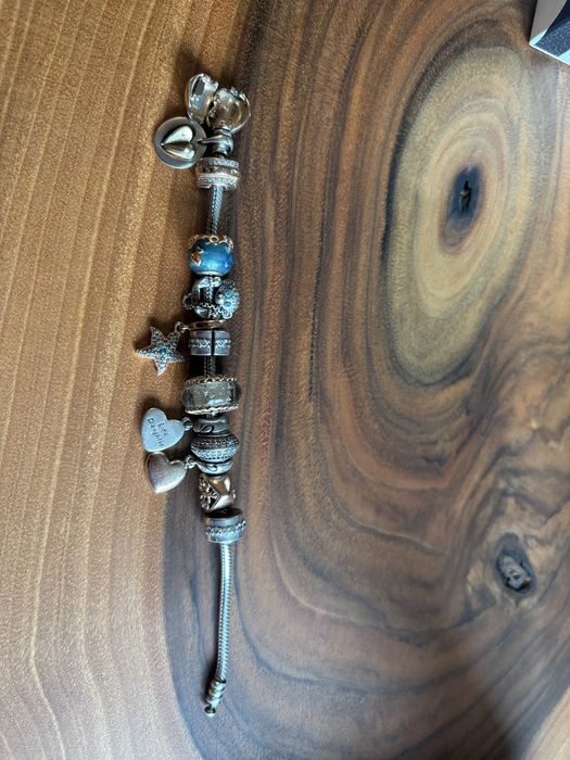 Оригинална гривна с 9бр талисмани Pandora