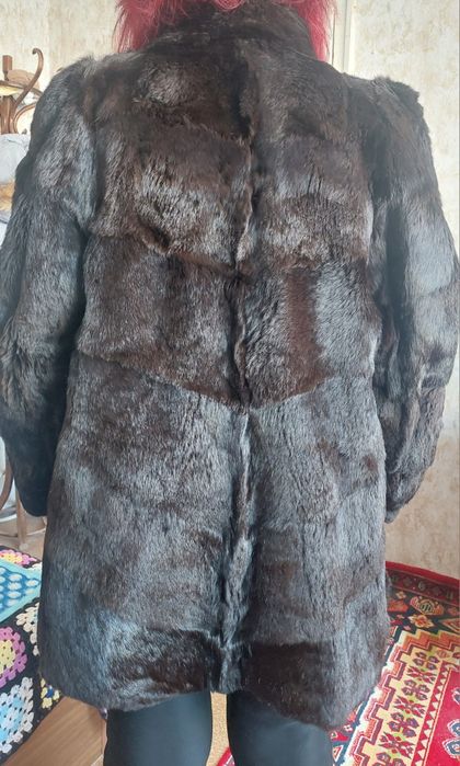 Черно пухено яке