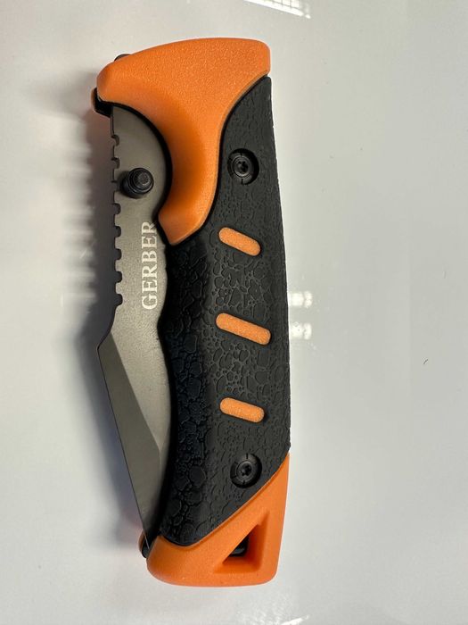 Продавам нож - Gerber Assassin's Creed