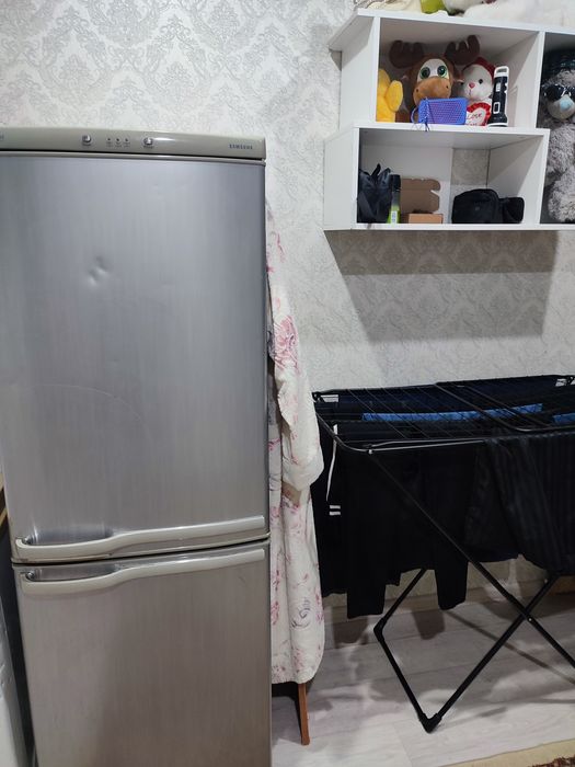 На запчасти  продам холодильник
