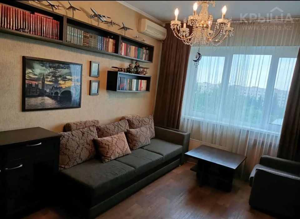 Дизайнерская полка для книг