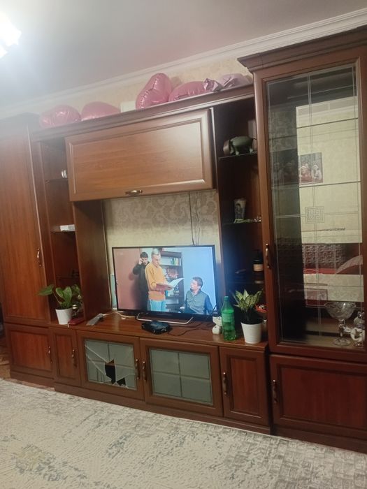 Продам стенку. Срочно.