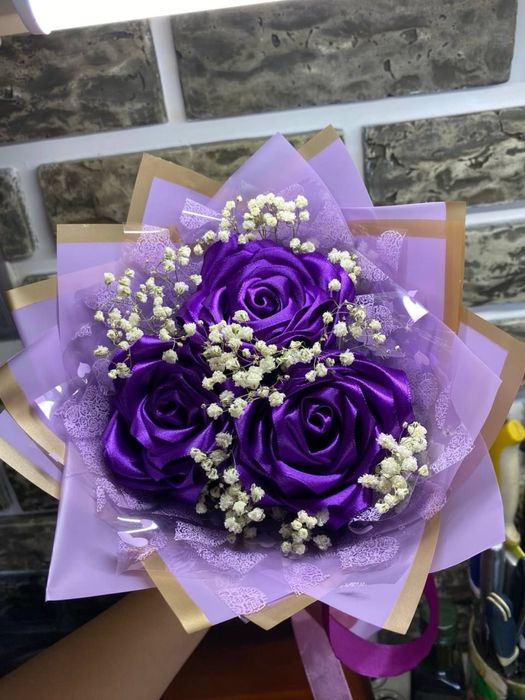 Букеиы искусственные из Атласной ленты