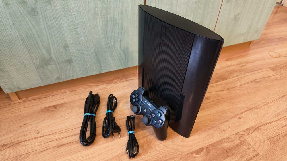 Playstation 3 Super Slim 500GB - Пълен комплект