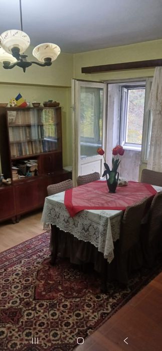 Vând apartament 2 camere semidecomandat Slobozia