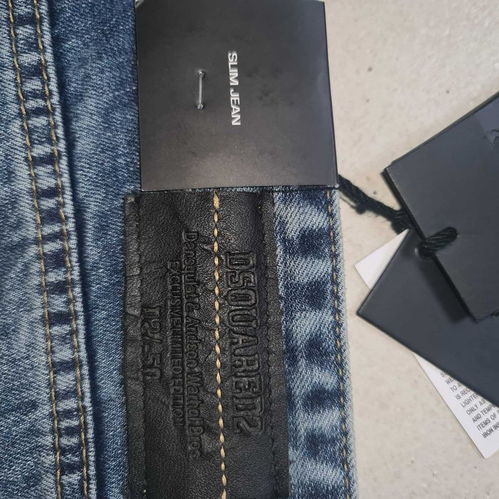 Тотална промоция само за Коледа-дънки-DSQUARED 2-от 350лв на 280лв.