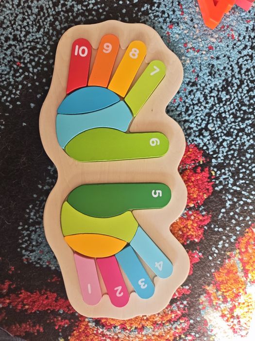 Дървен пъзел пръсти