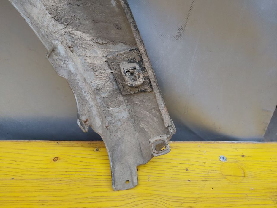 Лайсна калник задна дясна митсубиши л200 Mitsubishi L200