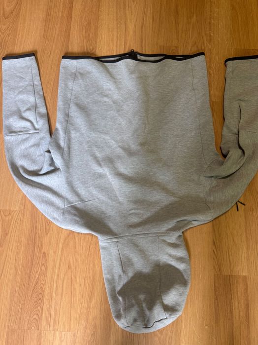 Nike tech flece сив