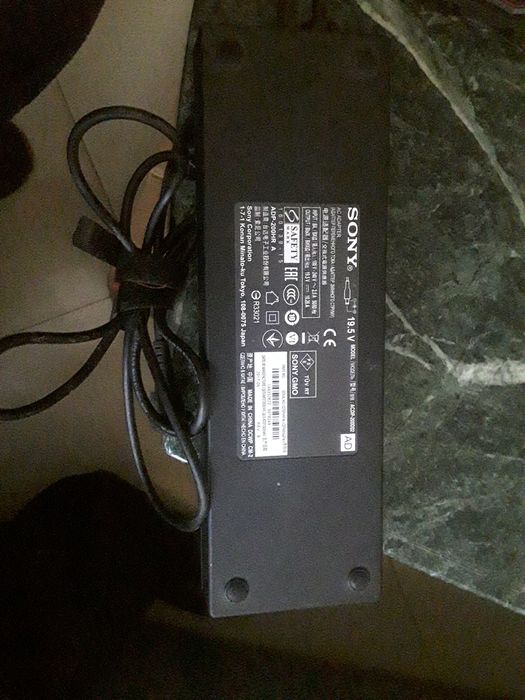 Vînd încărcător SONY-diverse puteri,toate funcționale