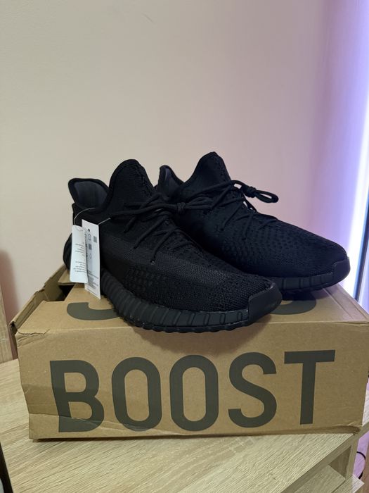 Yeezy Boost 350 V2 Onyx