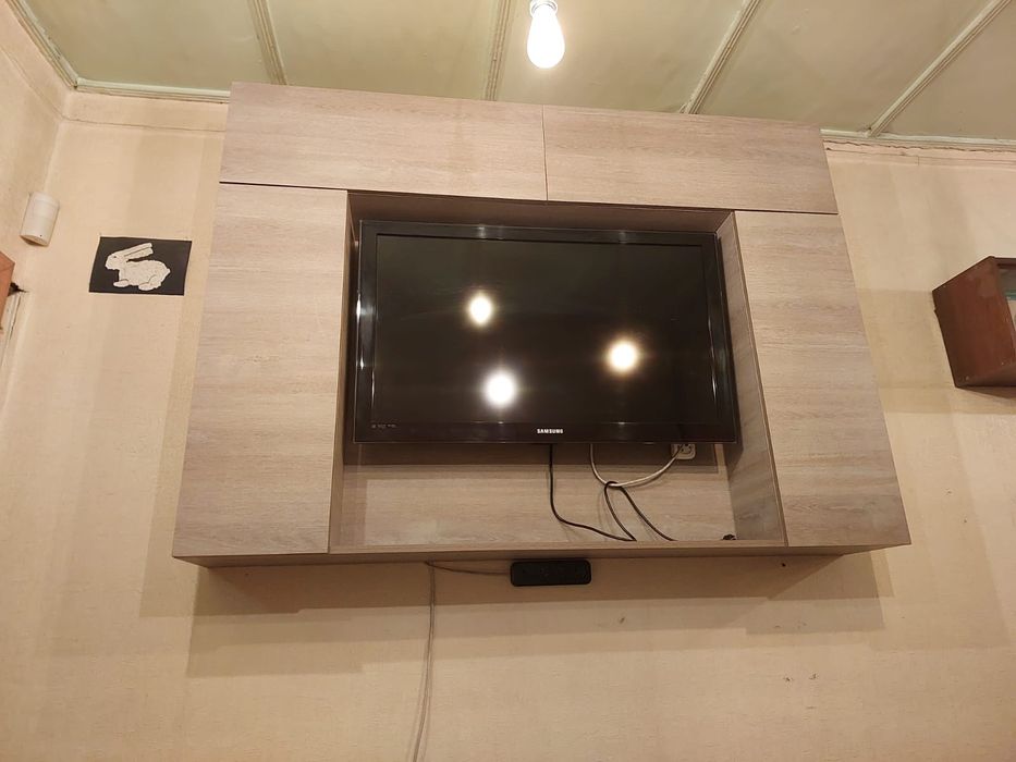 Комод и полка под ТВ