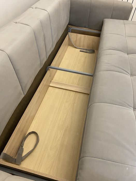 Раскладной диван в современном стиле