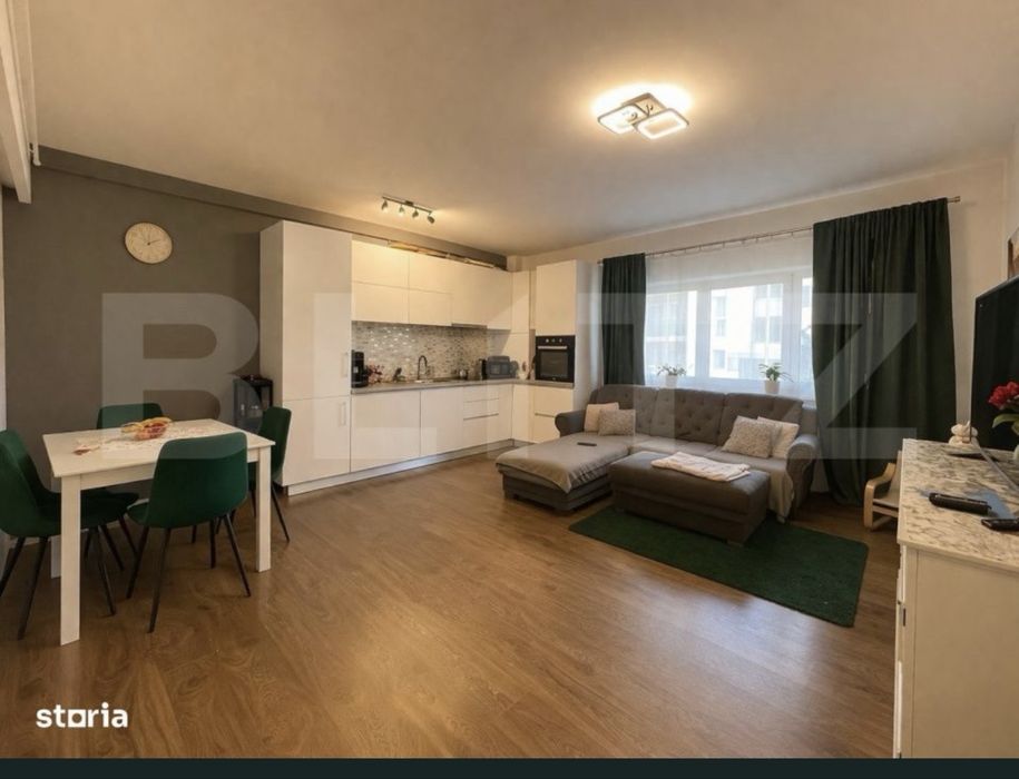 Persoana fizica vand Apartament cu curte privata