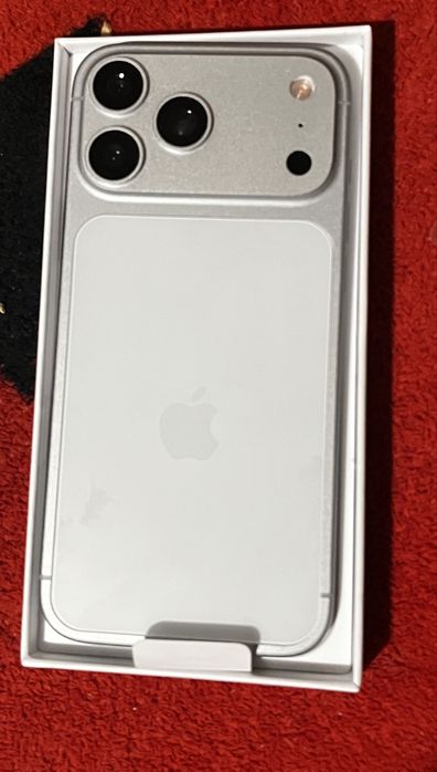 Vand Iphone 17 Pro Max de 1TB