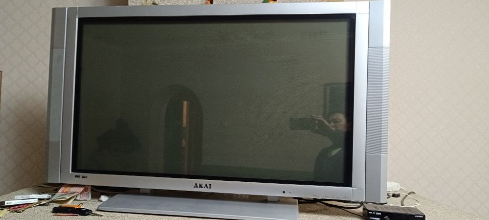 Телевизор Akai плазма