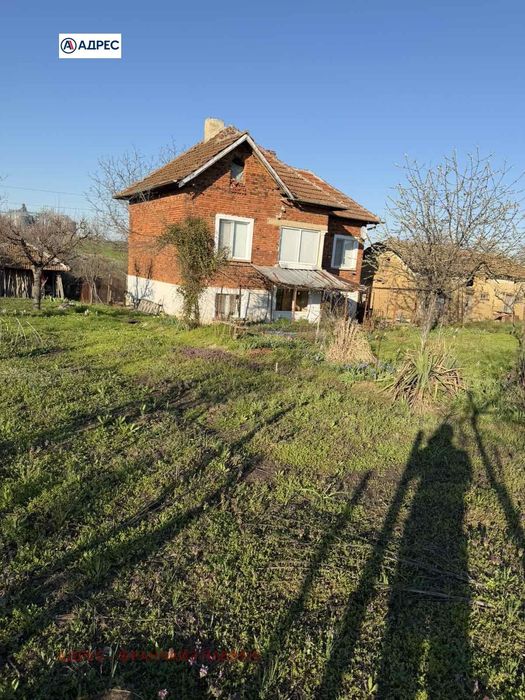 Къща в Враца, област-с.Нивянин площ 112 цена 38000