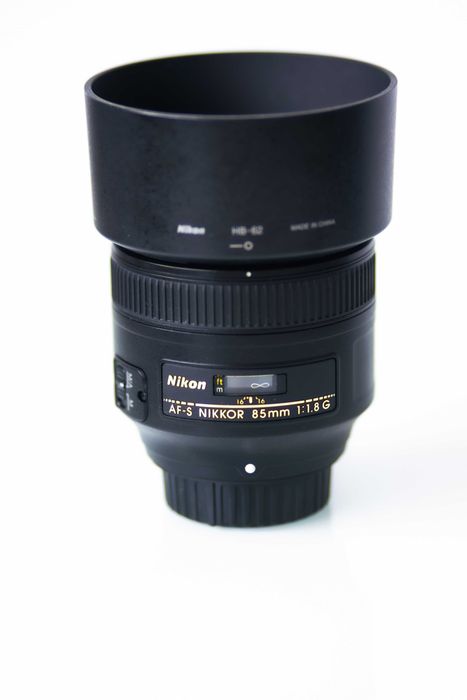 Vand sau schimb un obiectiv NIKON 85 mm f1.8 stare perfecta