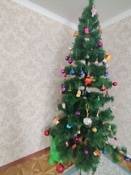 Новогодняя Ёлка высота 2м примерно