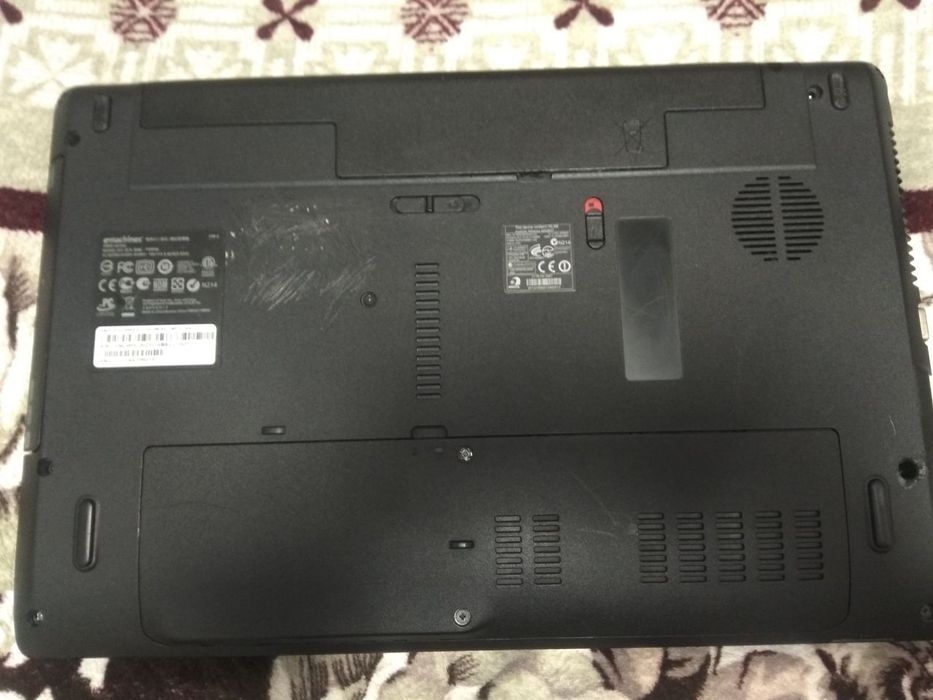 Ноутбук emachines e644