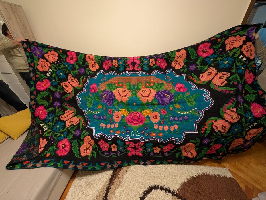 Covoare, cuverturi țesute la război traditional