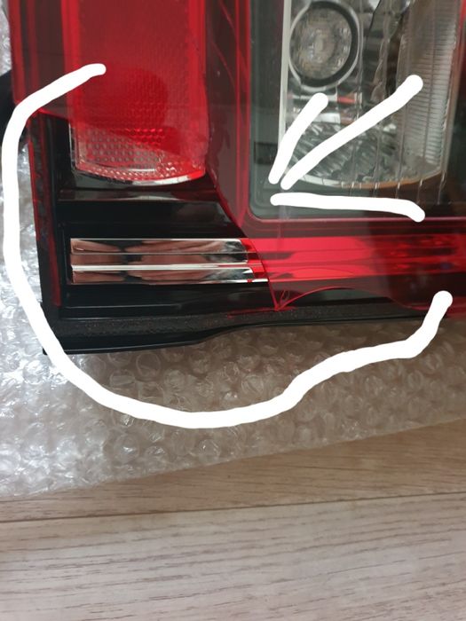 Фонарь задний MITSUBISHI  L200.