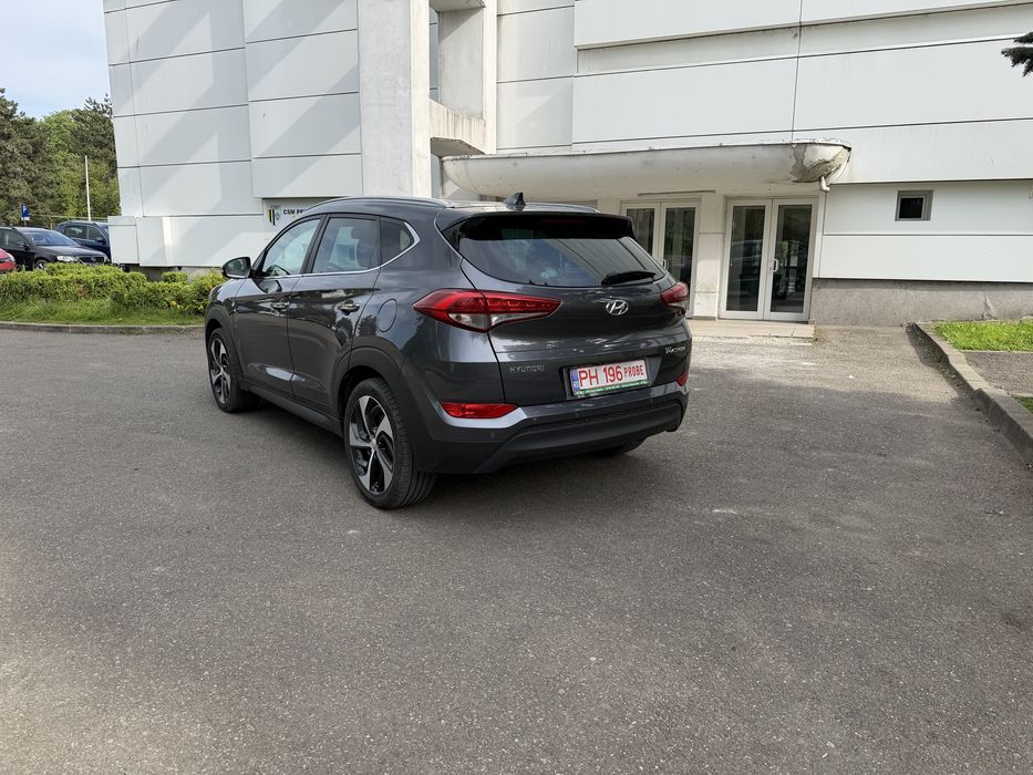 Hyundai / Tucson 1.7 CRDi Sound Edition ISG 2WD