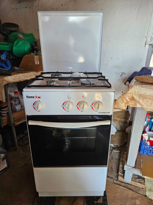 Aragaz / aparat de gatit cu gaze Tehnoton / Cuptor