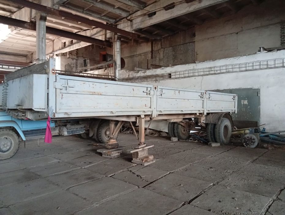 Прицеп грузовой восьми метровый
