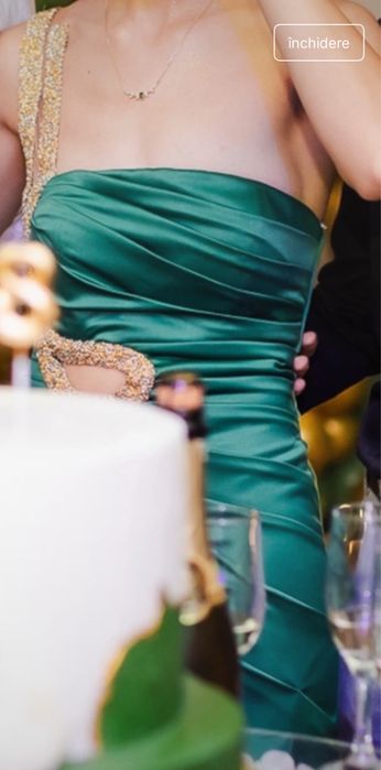Vand rochie facuta pe comanda, corespunde cu marimea S