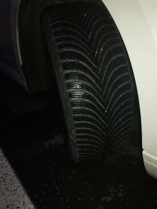 Vând sau schimb Roti(5 Jante/cauciucuri iarna)205/50 R17