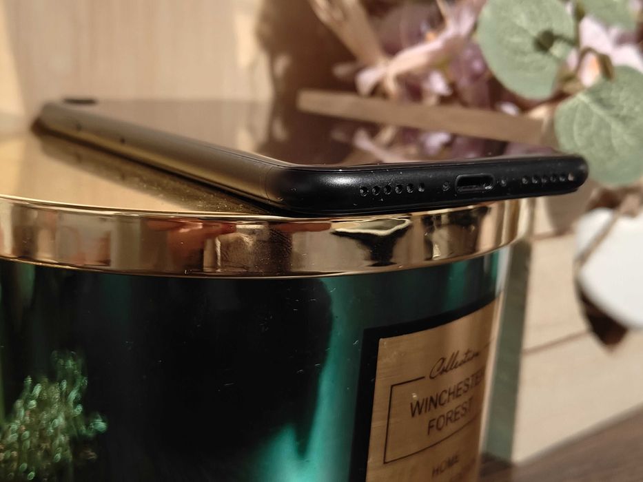 Iphone SE 2020 без забележки.