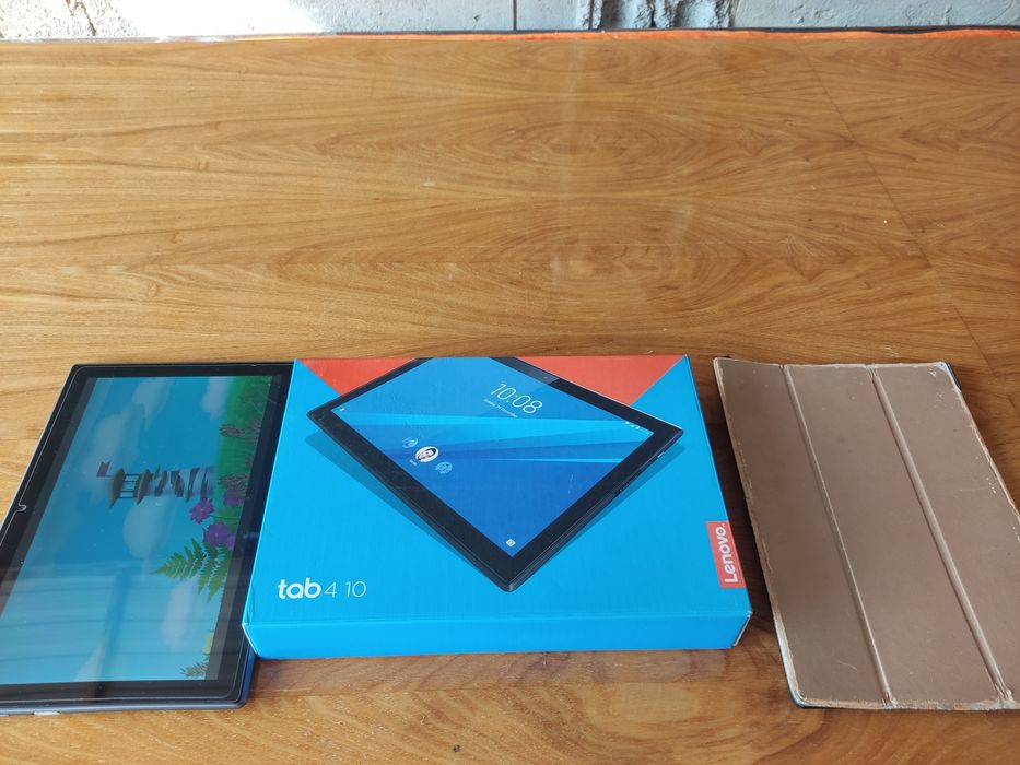 Идеальный планшет с хорошей ёмкостью батарейи Lenovo Tab 4 10 TB-X304L