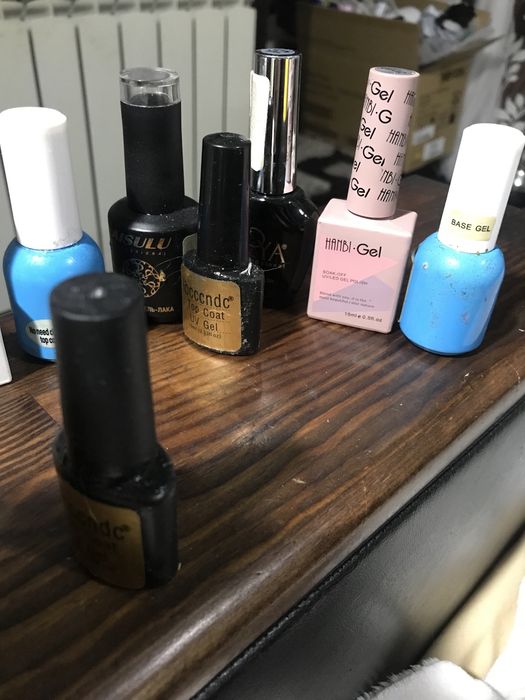 Бесплатно даром отдам гель лаки и лампу