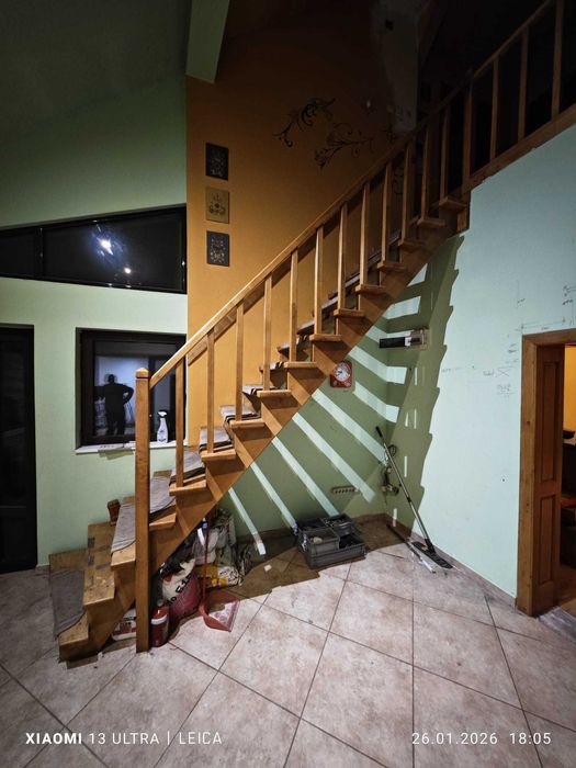 Vand scara interior din lemn masiv