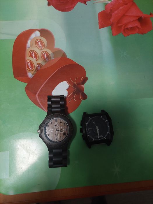 Vand ceasuri 50 de lei bucata