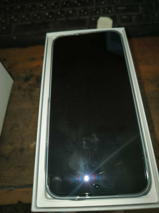 Продавам Huawei nova 13