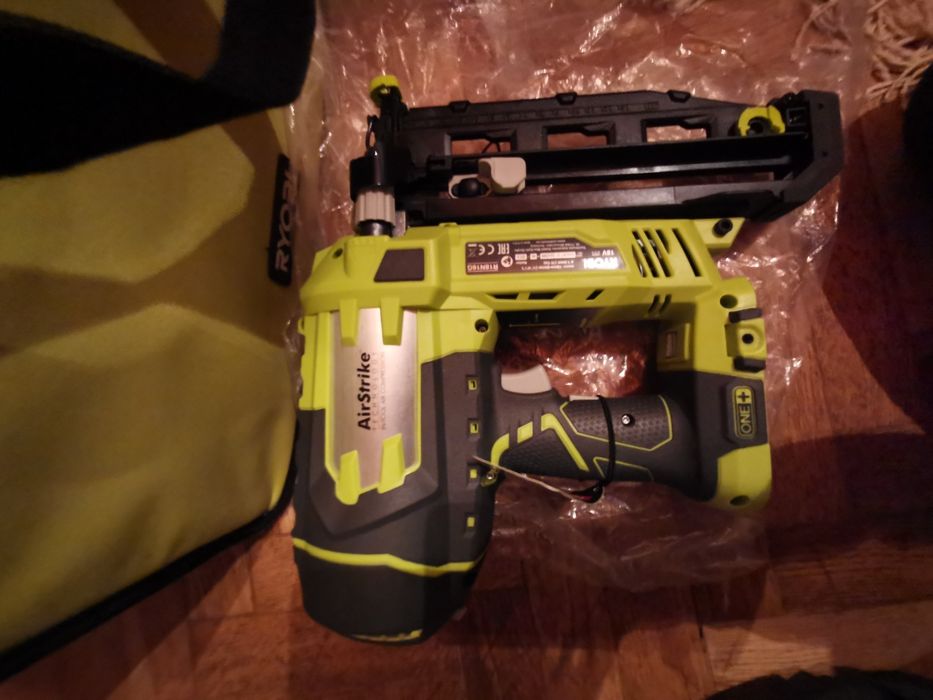 Capsator Pistol cuie Ryobi R18N16G