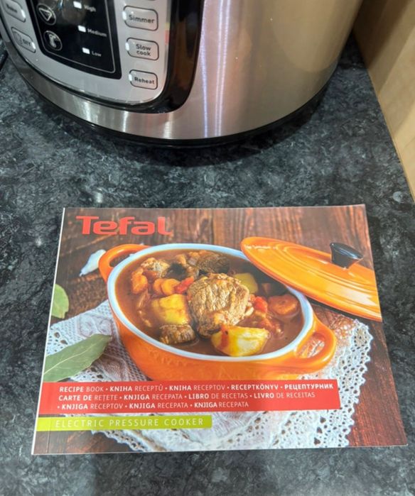 Vând oală minune nouă de la Tefal