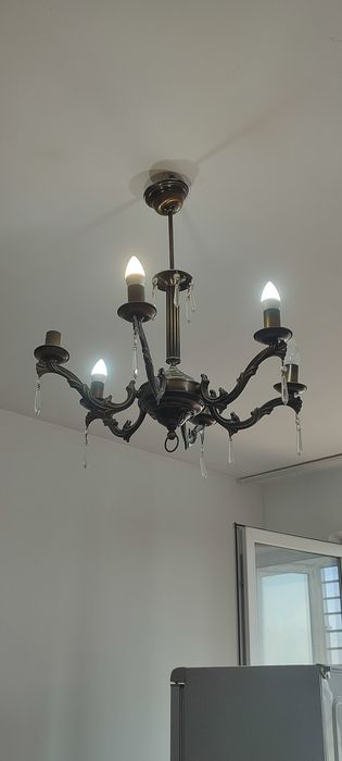 Продам люстры-2шт.